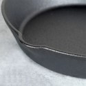 Patelnia na Gaz Indukcja Żeliwna z Nakładką Silikonową Solidna VILDE 20 cm